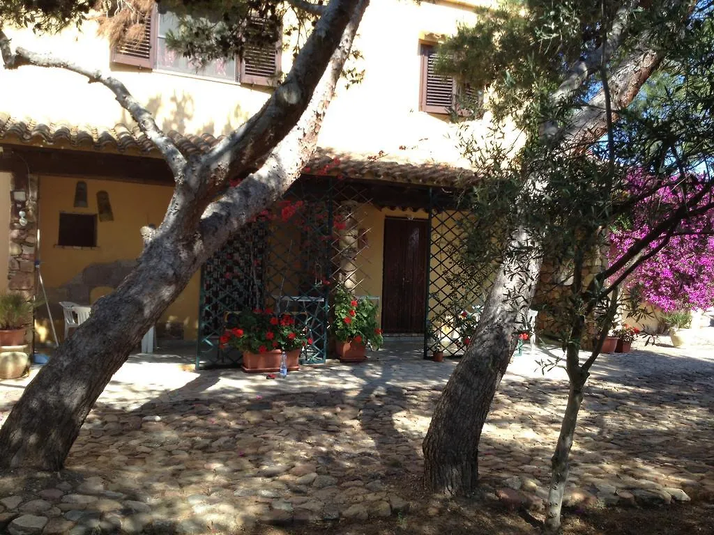 Alojamento de Turismo Rural Il Ruscello Vila SantʼAnna Arresi